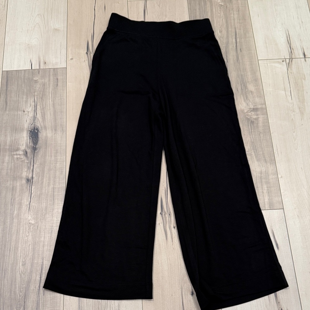 Lou & Grey Cropped Black Easy Pants, size XS